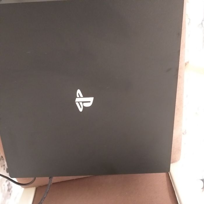 Sony Playstation 4 PRO  1tb