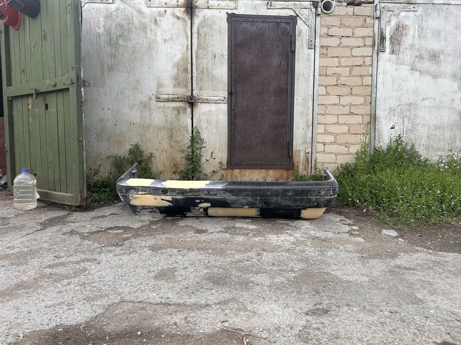 Продам бампер на  бмв е34 . Под покрас