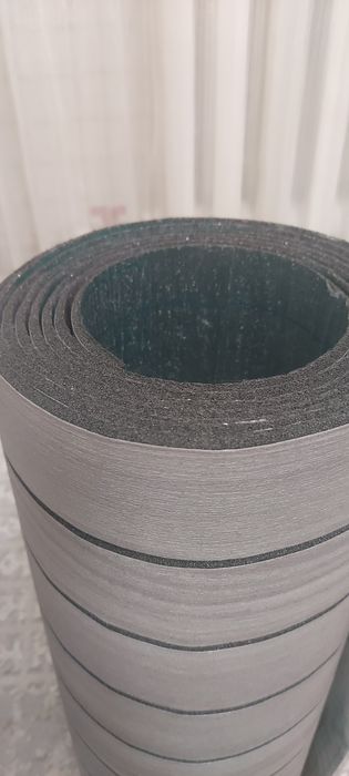 Продам самоклеящиеся обои (лувр)