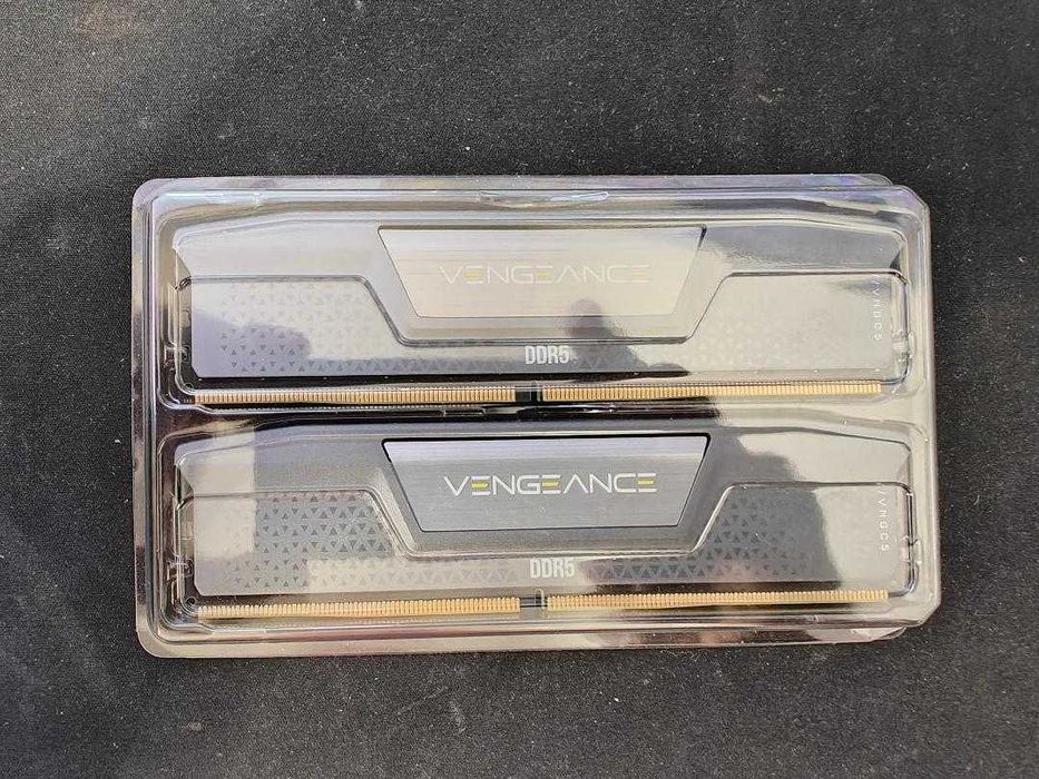 Memorie Corsair Vengeance 64GB (2x32GB) DDR5, 6000MT/s
