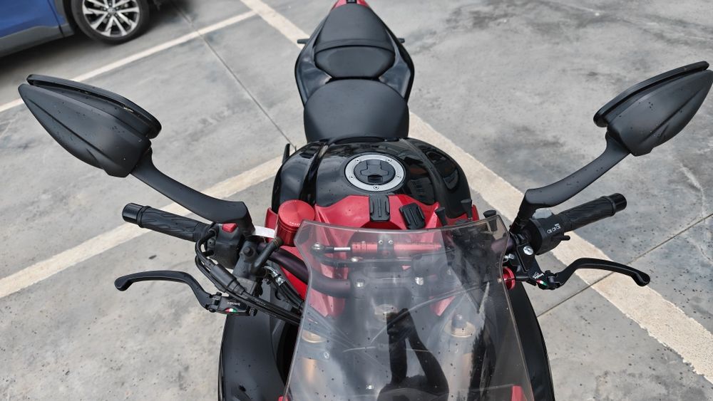 Suzuki GSX-S 1000 F AL8 anvelope/rev furca/rev ulei/placute TOTUL NOU