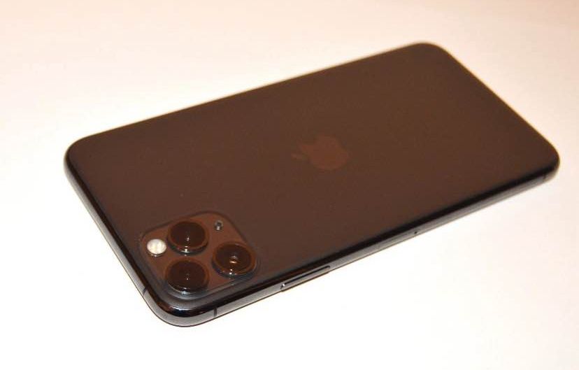 Vând iPhone 11 Pro Max Space Gray 64GB
