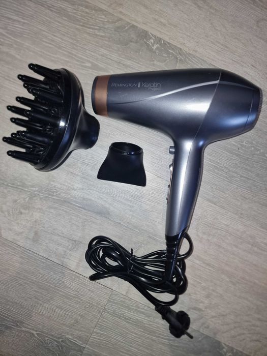 Uscător de păr Remington AC 8820