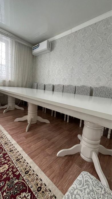 Стол для гостиной , 4м*1,10м.