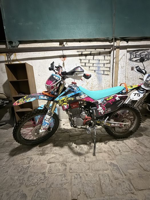 Эндуро мотоцикл.