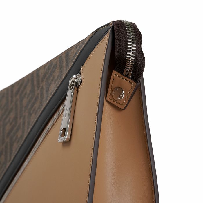 Чанта/клъч Fendi