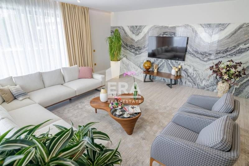 Продава се Двустаен апартамент в к.к. Слънчев ден - 224 кв.м за 3004 €/кв.м - Снимка #2