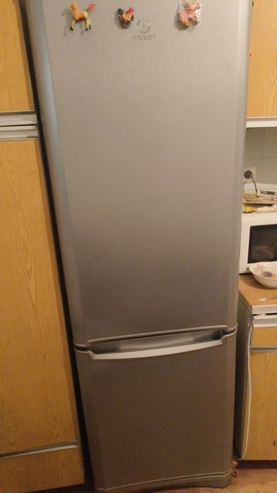Продам холодильник