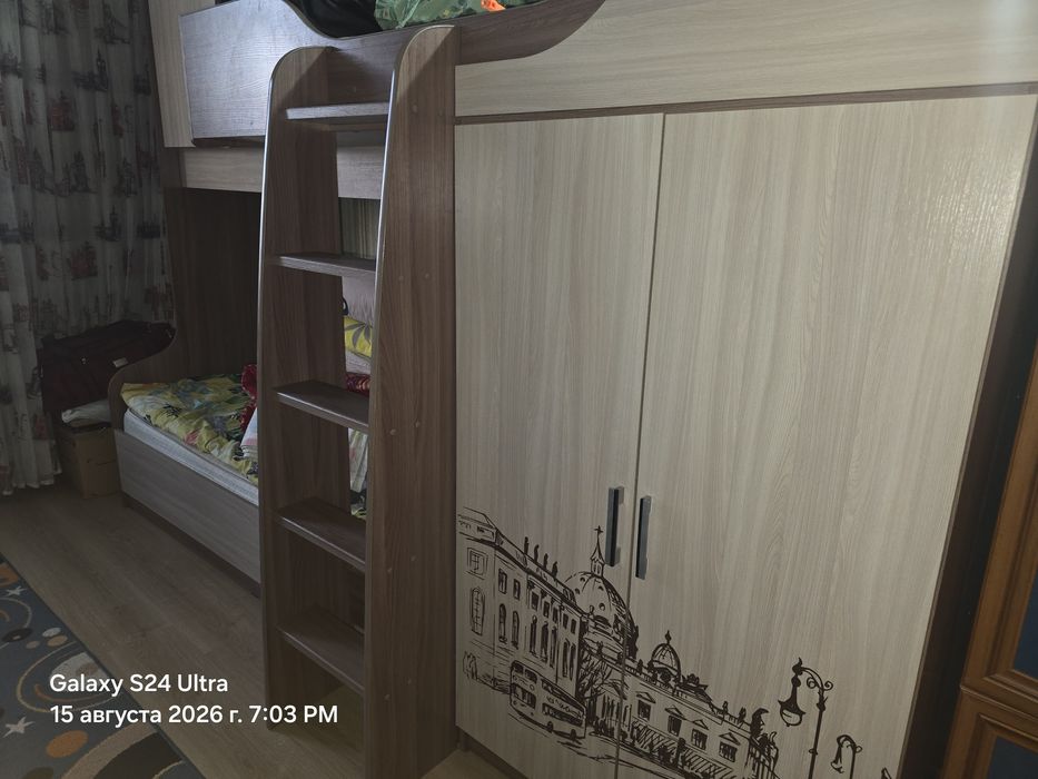 Продам двухярусную кровать