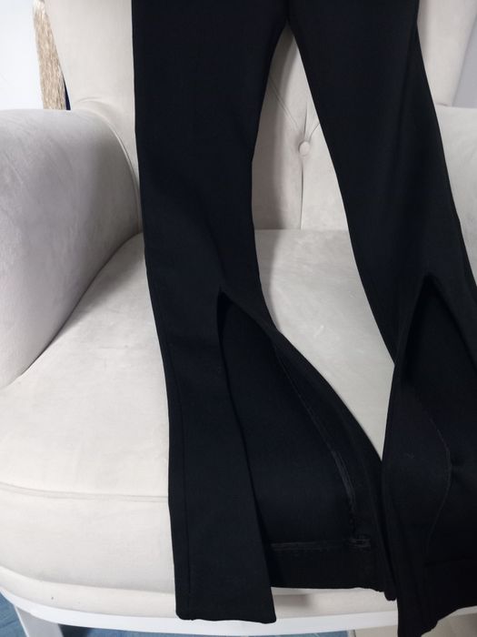 Pantaloni elastici negri cu șliț în fata mărimea XS Zara noi