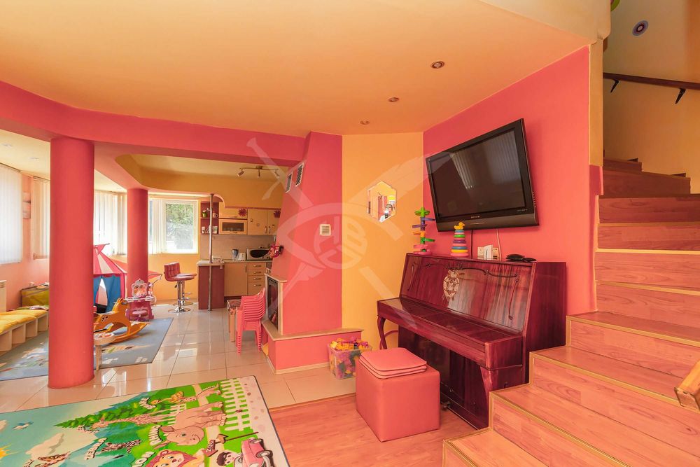 Продава се Къща в София, Левски - 450 кв.м за 1700 €/кв.м - Снимка #13