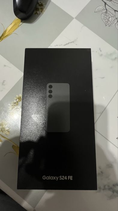 Продам Samsung Galaxy S24FE 2025г