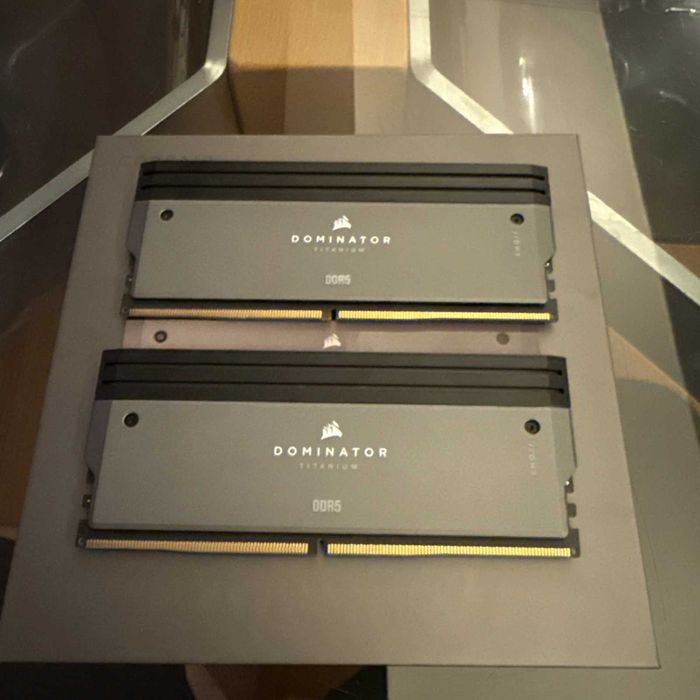 Рам памет  Corsair Dominator Titanium RGB 2x16GB 32GB DDR5 CL30