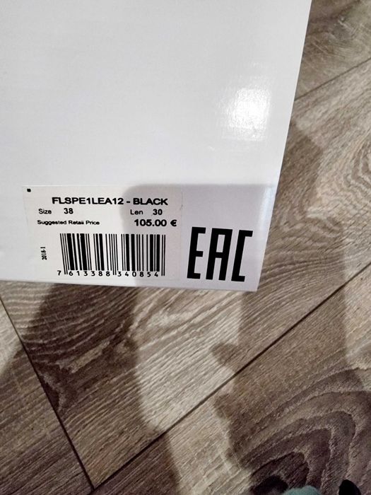 GUESS  сникърси / маратонки номер 38