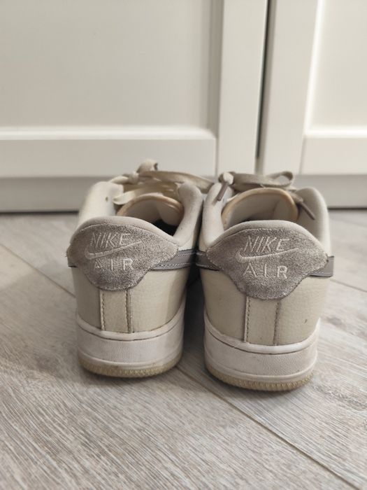 Кроссовки Nike женские.