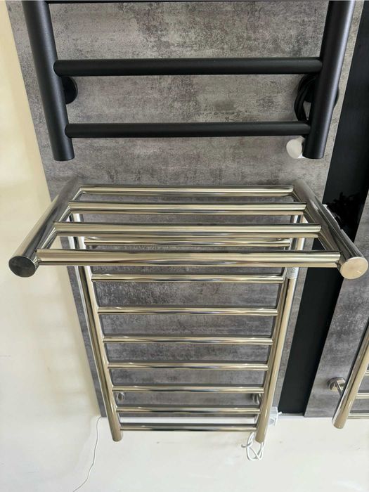 Полотенцесушитель сочень большой полочкой с гарантией от производителя