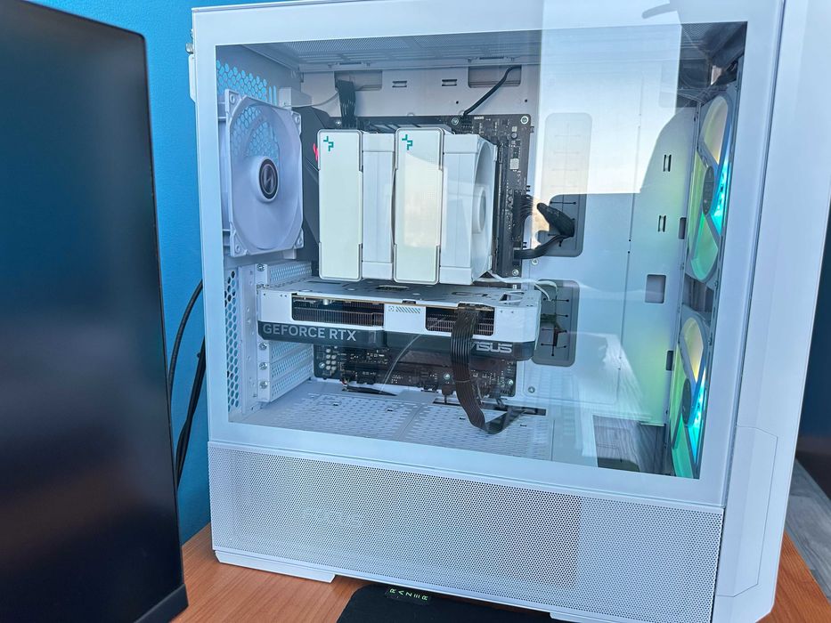 Пълен геймърски сетъп RTX 4070 / Ryzen 7 5800X3D + 165Hz монитор + Logitech G Pro + Razer Huntsman V2