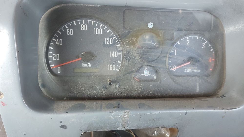 Isuzu tablo avtobusga