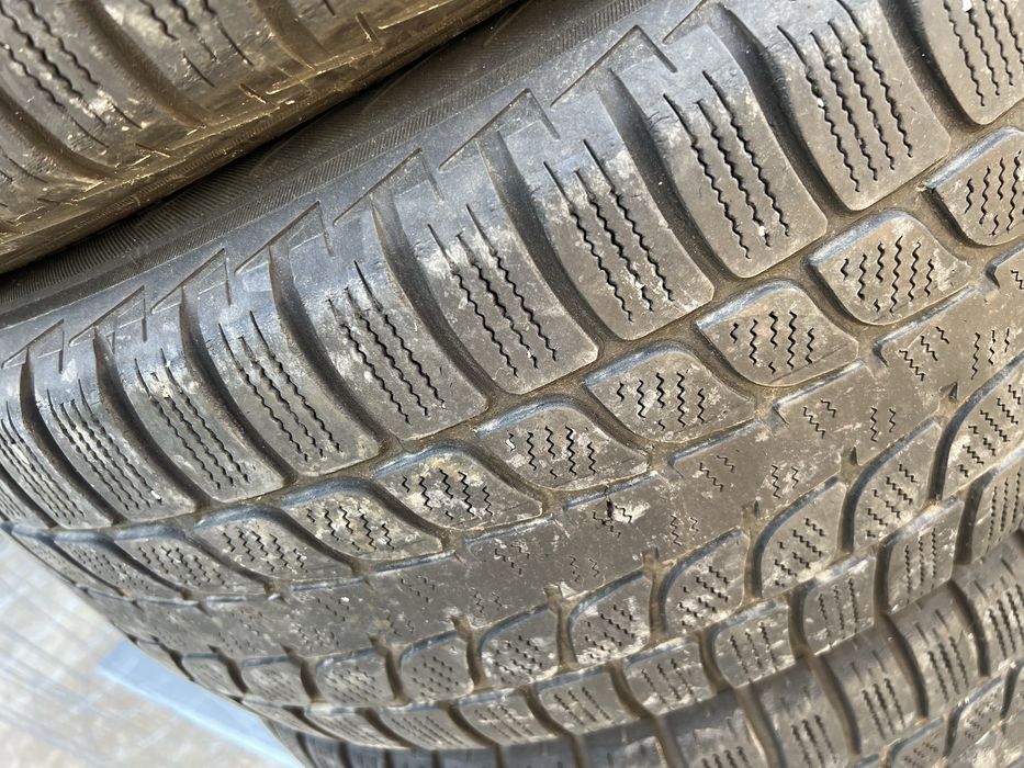 Bridgestone & Pirelli 235/60/17