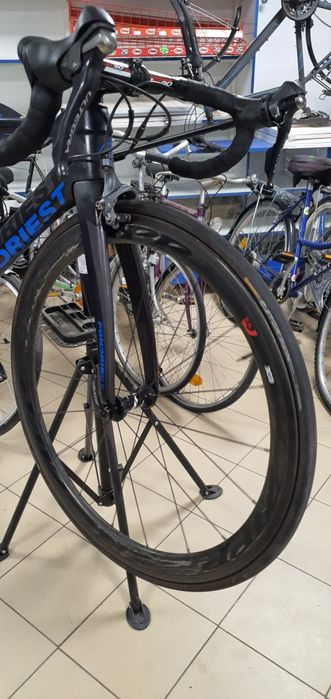 Cursiera Full carbon ,shimano ultegra Zipp