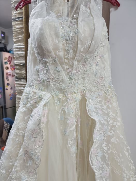 Продам свадебное платье.  В отличном состоянии.