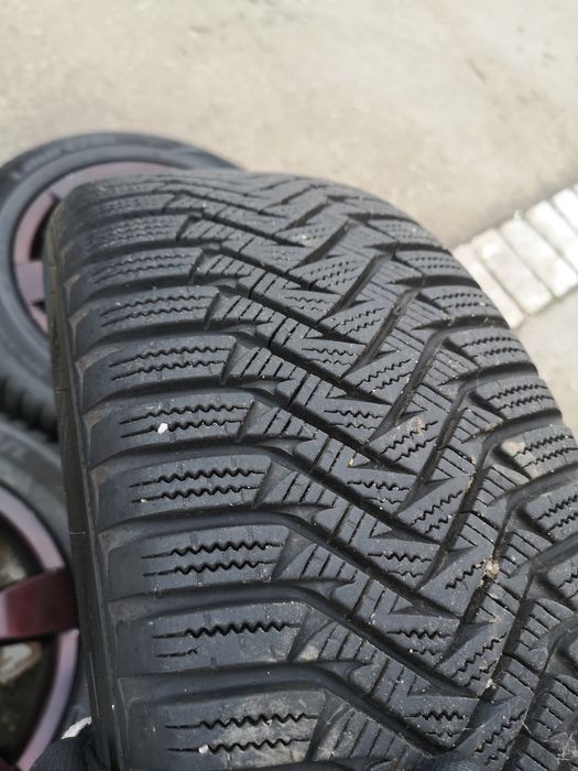 Jante originale Peugeot cu anvelope, cauciucuri iarnă Laufen 205 55 16