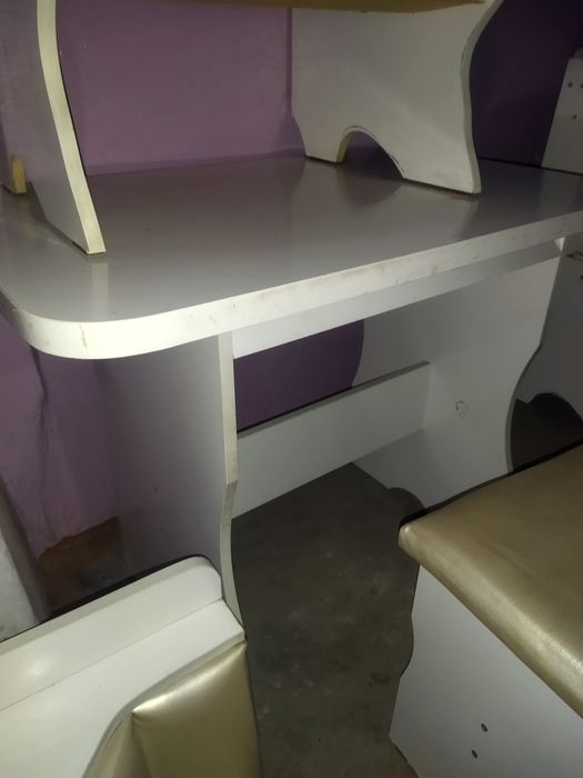 Мебель кухня диваны столы табуретки