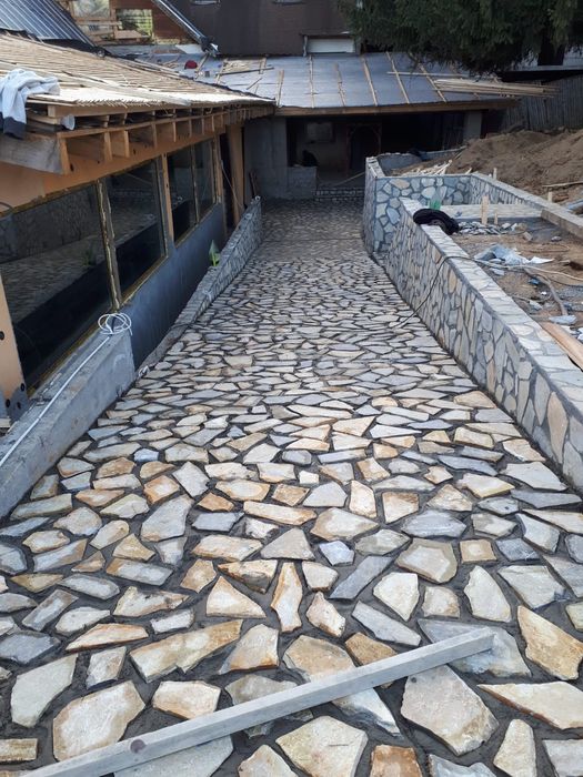 Piatra naturala de munte oferim montaj în tota tara