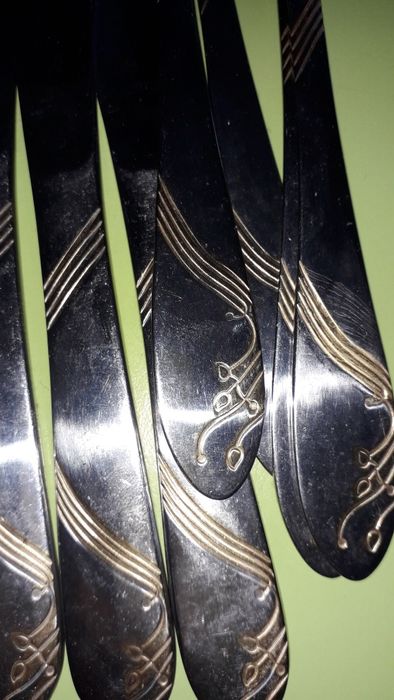 Tacâmuri linguri si cutite