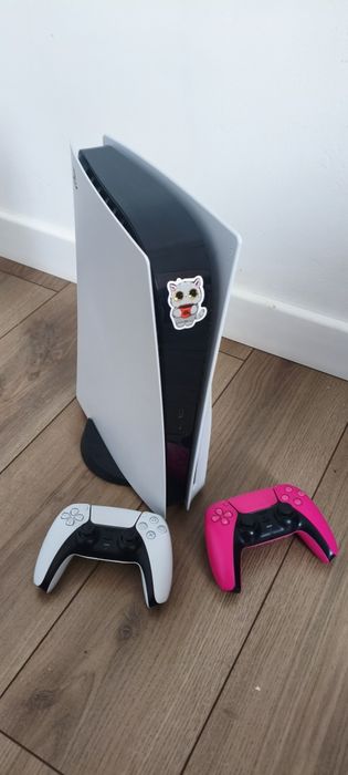 Ps5 с 2 джойстиками и 6 играми