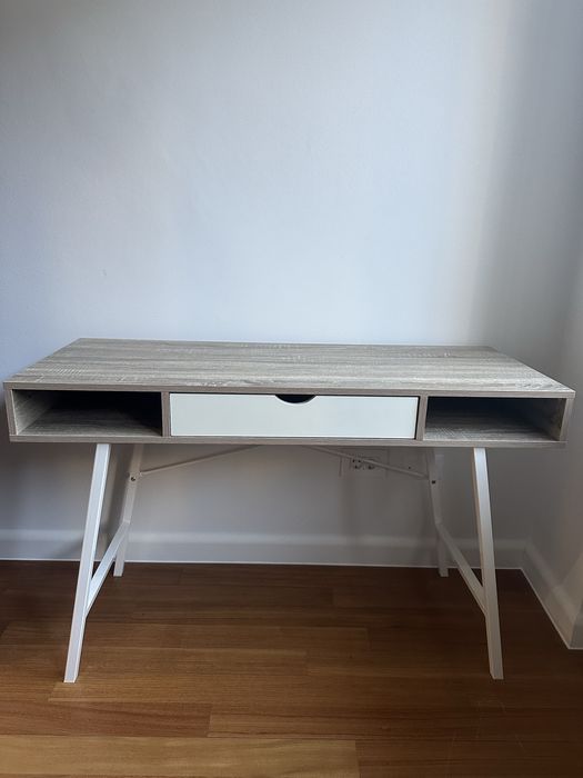 Vand birou in stare perfecta