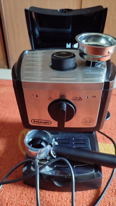 Еспресо Кафемашина DELONGHI EC 157