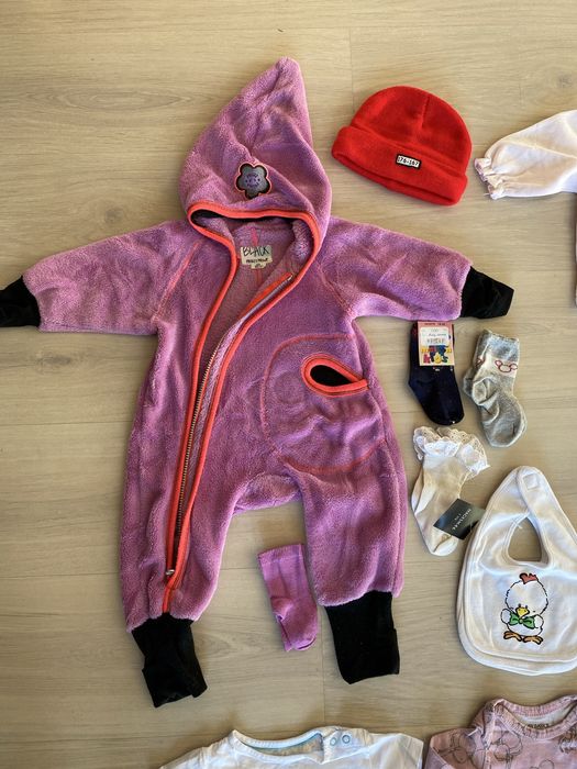 Vand lot haine bebe(4-6 luni) ptr.fete(12).