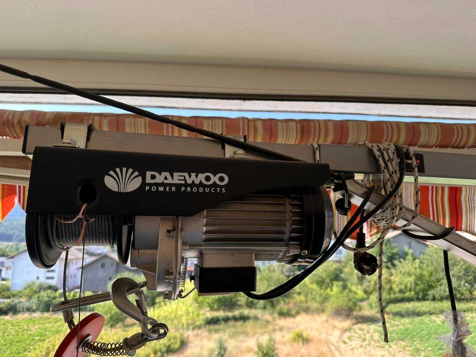 Електрически телфер Daewoo DAHST300/600 kg с въртящо рамо и стойка / лебедка