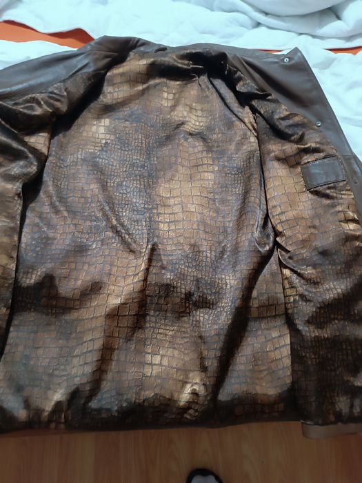 Geaca piele naturala damă  mărimea XL.