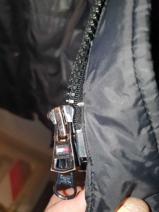 Geaca Tommy Hilfiger original cu pene Medium -Large .550 Ron