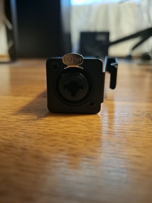 Amplificator In-Ear Monitor Behringer Powerplay P2 - Stare Excelentă