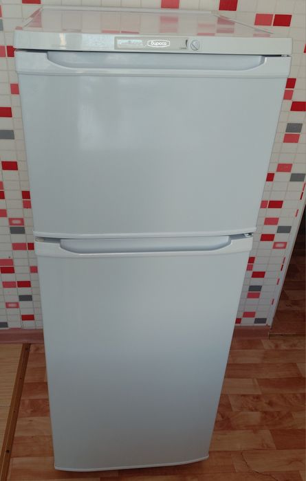 Продам 2х камерный холодильник