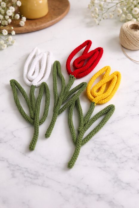 Цвете от прежда и тел