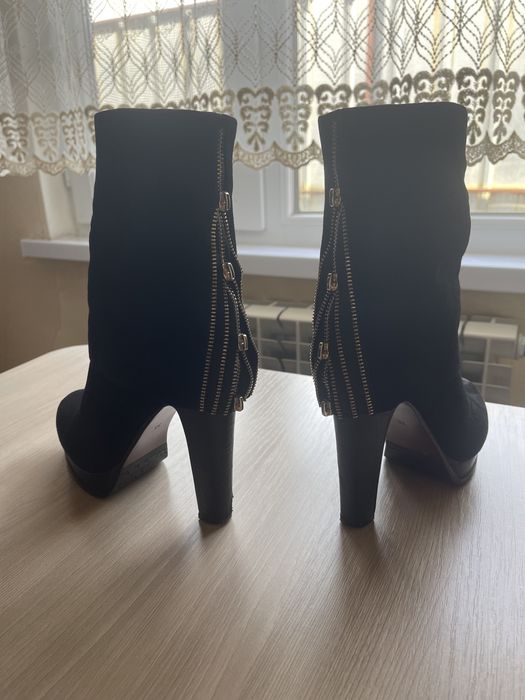 Зимние женские сапоги