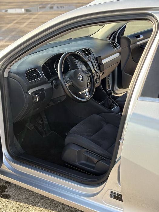 VOLKSWAGEN Golf 2010 — imagine 4