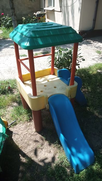 Căsuța tobogan copii folosita