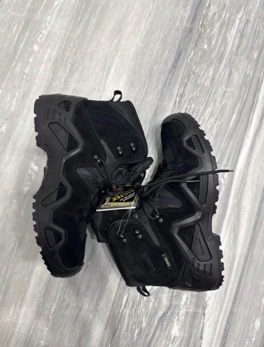 Bocanci tactici Lowa