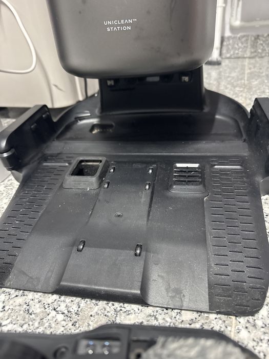 Aspirator robot Eufy S1 Pro motor rosta stanga blocat