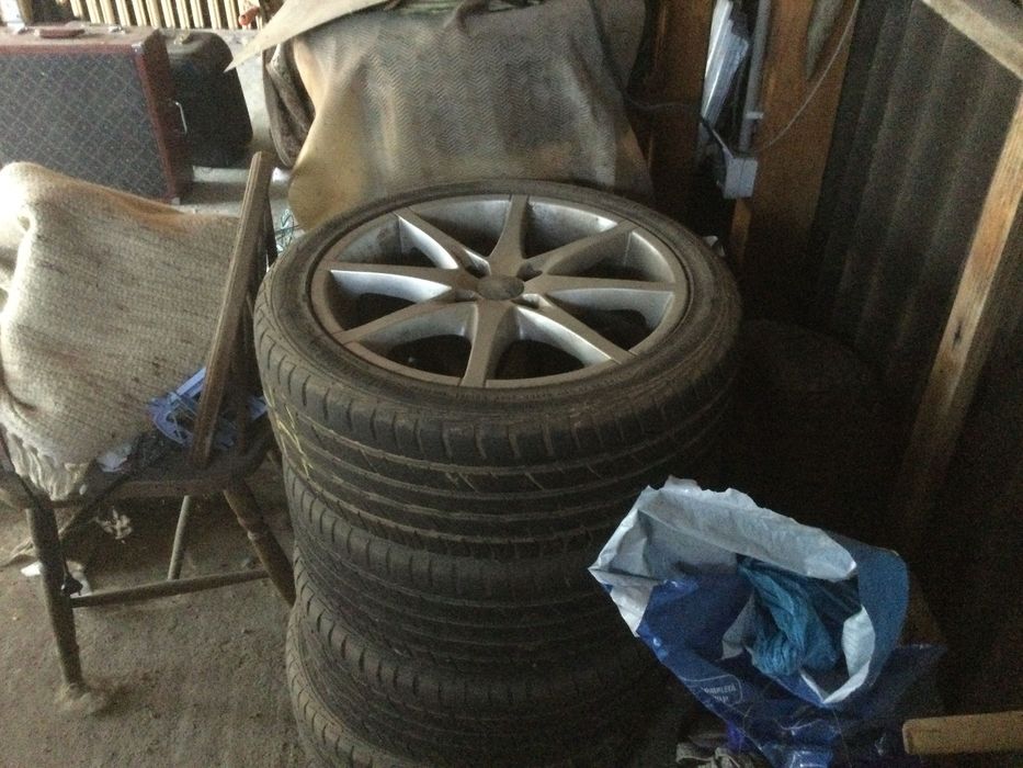 Genti Ford focu1 cu cauciucuri de 215/45/17