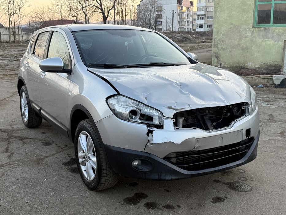 Nissan quashqai facelift 2012 1.5 dci usor avariat /lovit / tamponat