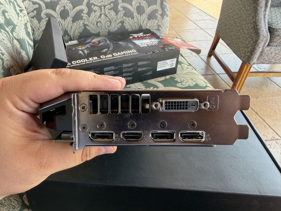 ASUS ROG STRIX Radeon R9 390 8GB GDDR5 – stare foarte bună