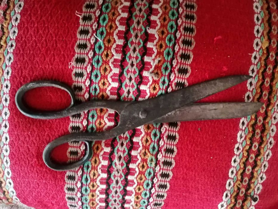 Автентична, старинна шивашка ножица