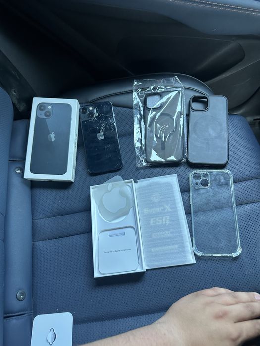 13 iPhone 128gb.