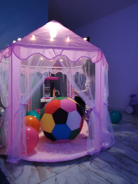 Vând cort fetiță ca nou îl vând deoarece nu mai prezintă interes